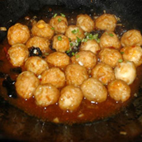 Cách làm trứng cút chiên sốt nấm mèo