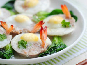 Trứng cút hấp tôm thịt