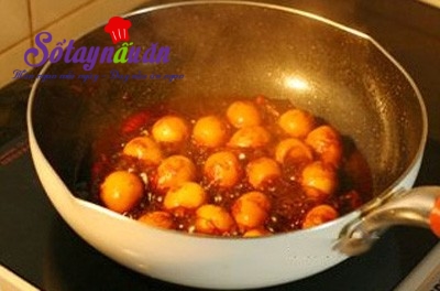 Trứng cút kho xì dầu làm nhanh ăn ngon cho bữa tối