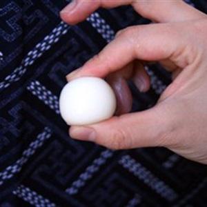Cách làm trứng cút người tuyết