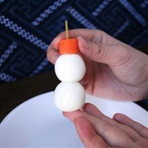 Cách làm trứng cút người tuyết