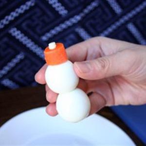 Cách làm trứng cút người tuyết