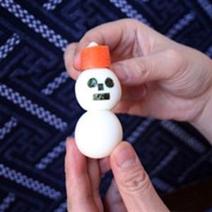 Cách làm trứng cút người tuyết