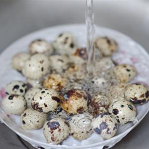 Cách làm trứng cút rang muối