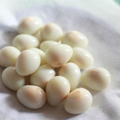 Cách làm trứng cút rim chao