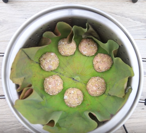 Trứng cút sốt chua ngọt nóng hổi, hấp dẫn, ăn một lần là mê