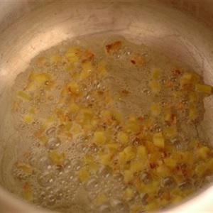 Cách làm trứng cút sốt me