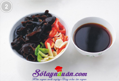 Trứng cút xào mộc nhĩ chua ngọt