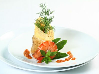 Trứng đúc hải sản cuốn rau