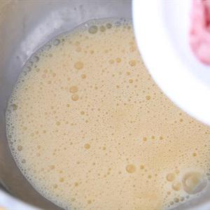 Cách làm trứng đúc thịt chiên giòn