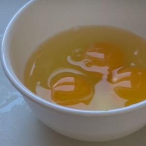 Cách làm trứng gà chiên khổ qua
