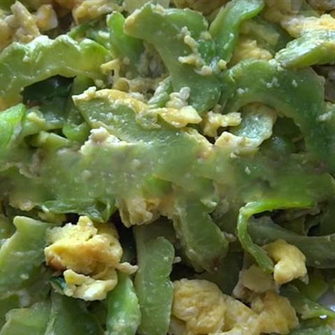 Cách làm trứng gà chiên khổ qua