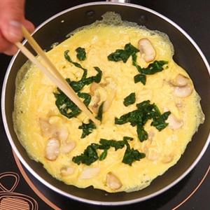 Cách làm trứng gà chiên nấm mỡ