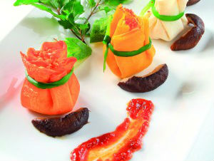 Trứng gói hải sản