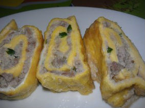 Trứng hấp cuộn thịt