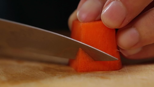 Trứng hấp sữa mật ong cho vòng một căng tròn hút mắt