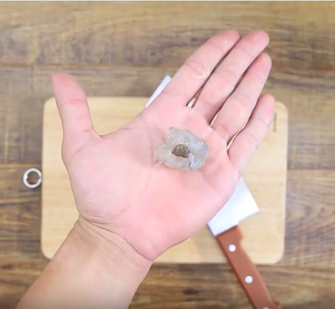 Trứng khuôn ớt áp chảo hút mắt cho mâm cơm thêm sắc màu