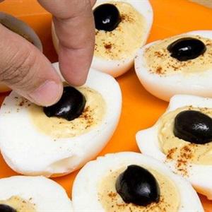 Cách làm trứng luộc hình nhện