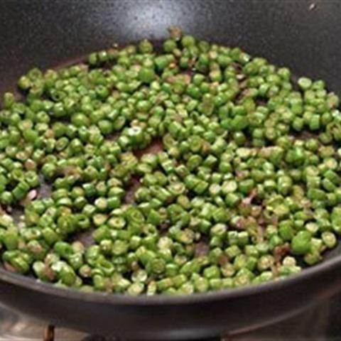 Cách làm trứng mix đậu đũa chiên