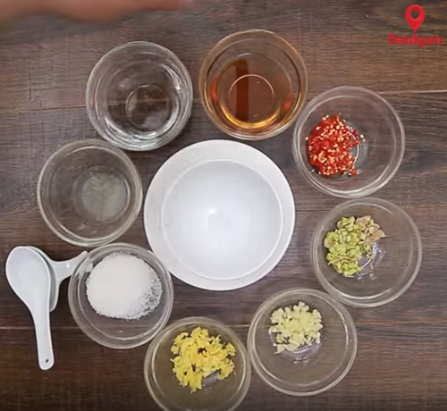 Trứng muối cuộn thịt lăn dừa chiên giòn ngon miễn chê