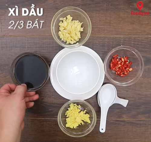 Trứng muối cuộn thịt lăn dừa chiên giòn ngon miễn chê