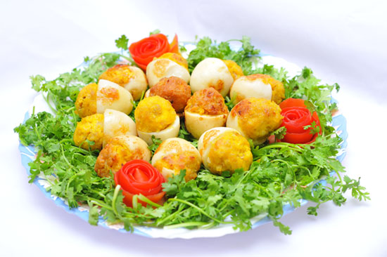 Trứng nhồi thịt