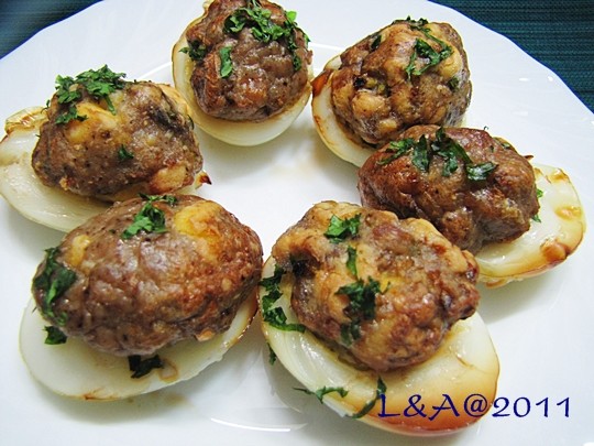 Trứng nhồi thịt