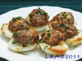 Trứng nhồi thịt