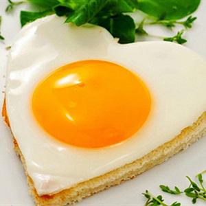 Cách làm trứng ốp la hình trái tim