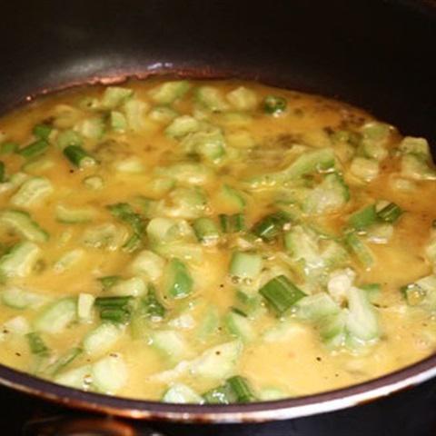 Cách làm trứng rán khổ qua