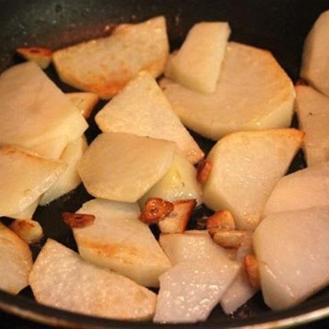 Cách làm trứng rán khoai tây