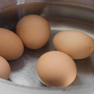 Cách làm trứng sốt cay