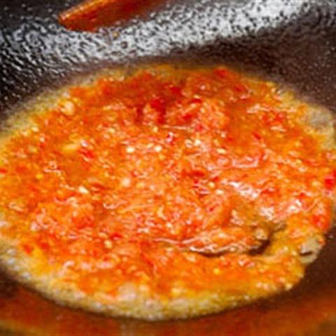 Cách làm trứng sốt cay