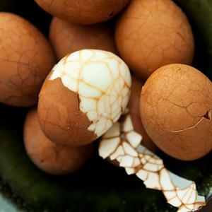 Cách làm trứng trà kiểu Hoa