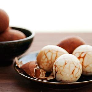 Cách làm trứng trà kiểu Hoa