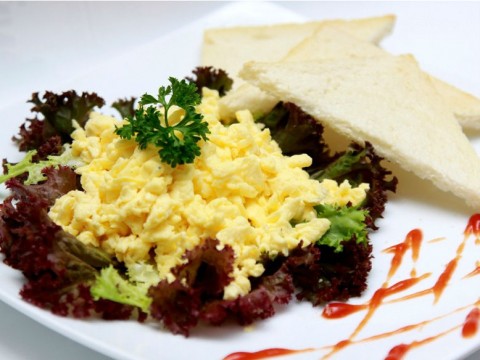 Trứng trộn sốt kem