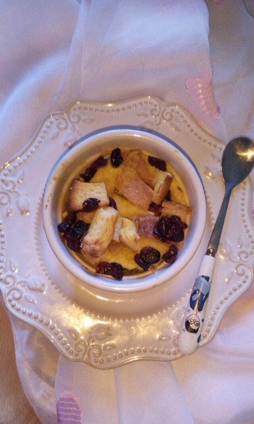 Trứng trộn thịt cá hồi hun khói ăn là nghiền