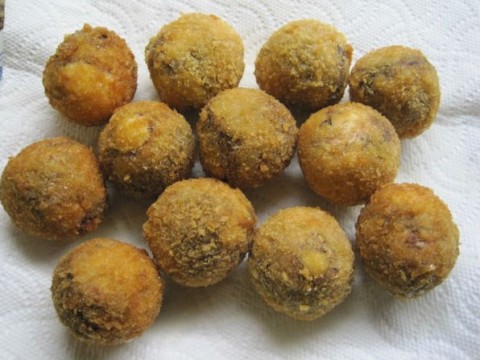 Trứng vịt lộn chiên giòn