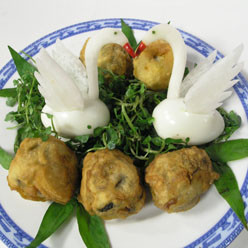 Trứng vịt lộn chiên giòn