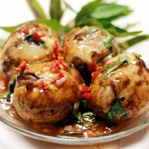 Cách làm trứng vịt lộn rang me