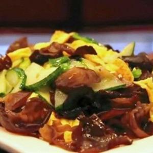 Cách làm trứng xào dưa chuột mộc nhĩ