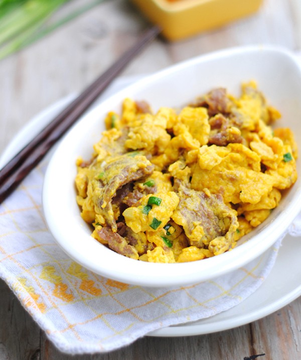 Trứng xào thịt bò