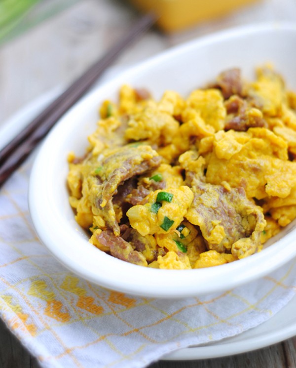 Trứng xào thịt bò