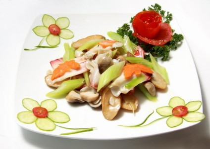 Tu hài xào song nấm