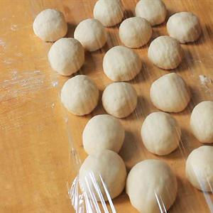 Cách làm bánh bao kim sa tại nhà