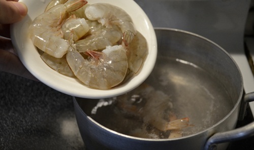 Tự làm bánh cuốn chay thơm ngon hấp dẫn bằng chảo ngay tại nhà