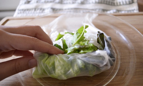 Tự làm bánh cuốn chay thơm ngon hấp dẫn bằng chảo ngay tại nhà