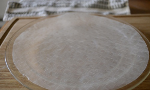 Tự làm bánh cuốn chay thơm ngon hấp dẫn bằng chảo ngay tại nhà