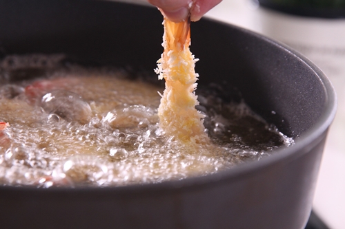 Tự làm bánh gối nhân đậu đỏ Yatsuhashi tại nhà đúng chuẩn Nhật Bản