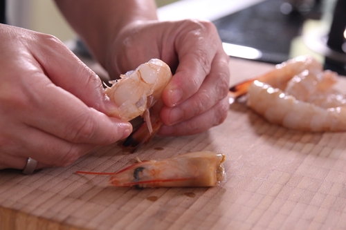 Tự làm bánh gối nhân đậu đỏ Yatsuhashi tại nhà đúng chuẩn Nhật Bản